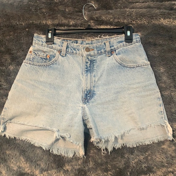 Levi’s Cutoff Shorts - Picture 1 of 2